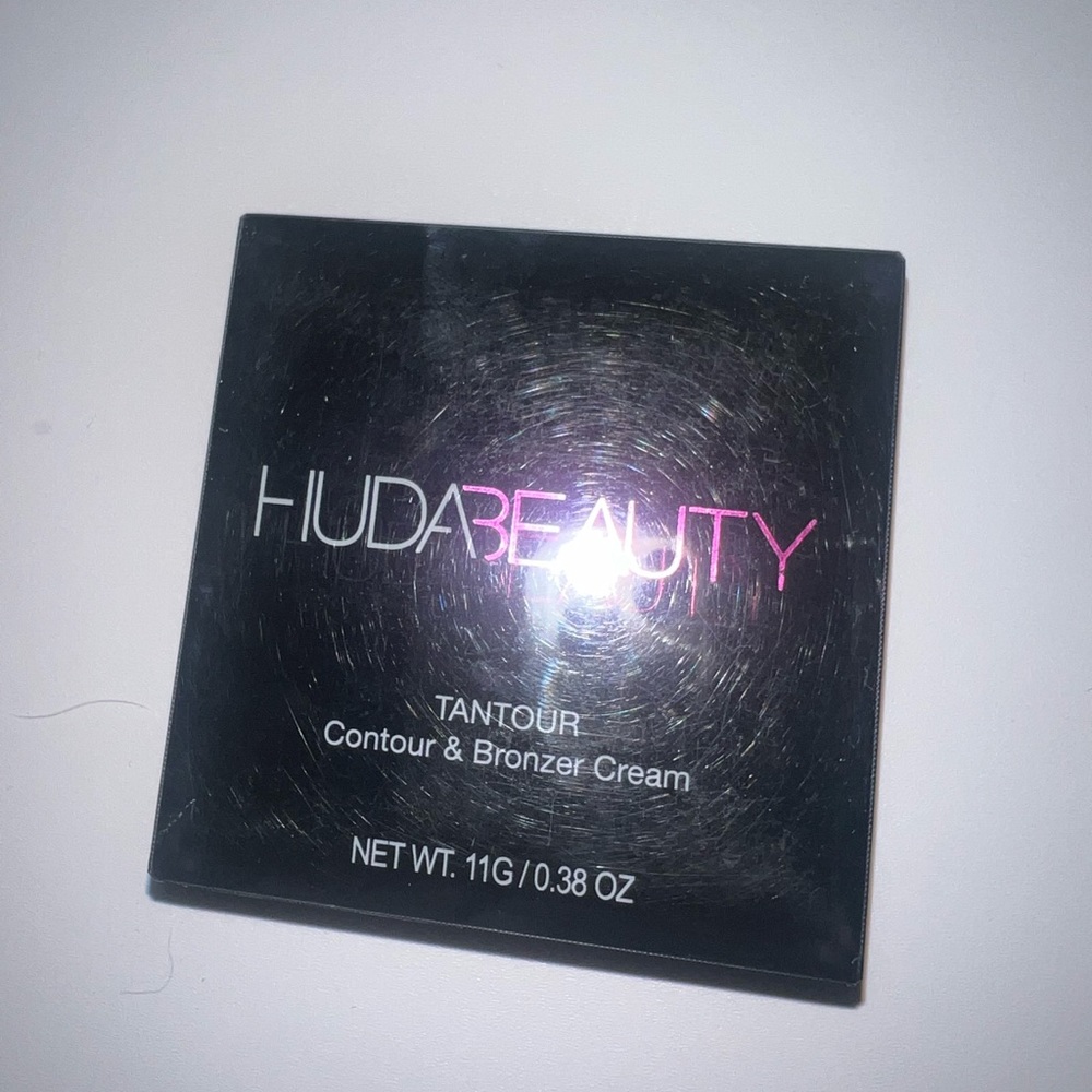 Huda beauty crème contour NEW
